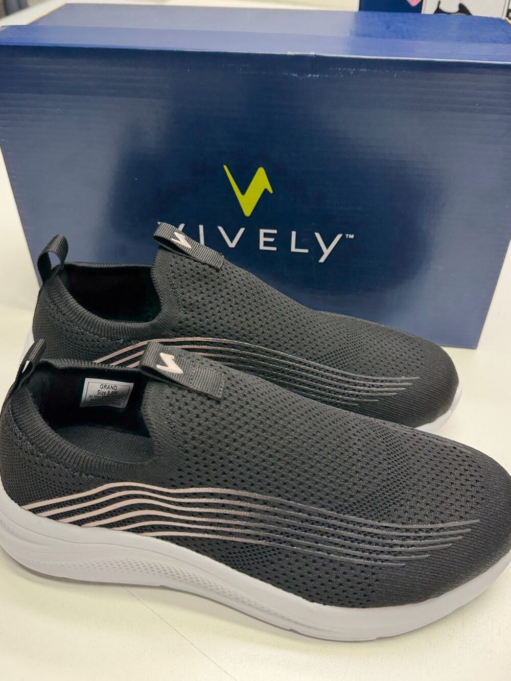 VIVELY Women’s 8.5 Black Slip On Memory Foam Athletic Shoe FLOOR MODEL